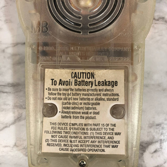 Vintage Milton Bradley 1995 Pocket Simon Clear Electric Handheld Game Tested - Picture 3 of 4